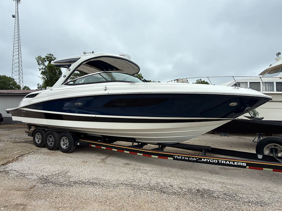 2018 Sea Ray 350 SLX listing photo 2.